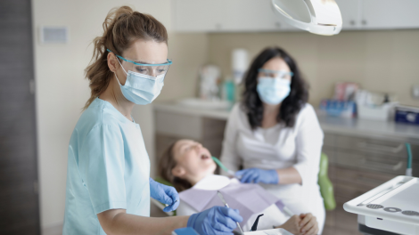 Kaip atliekamas pakartotinis endodontinis gydymas?